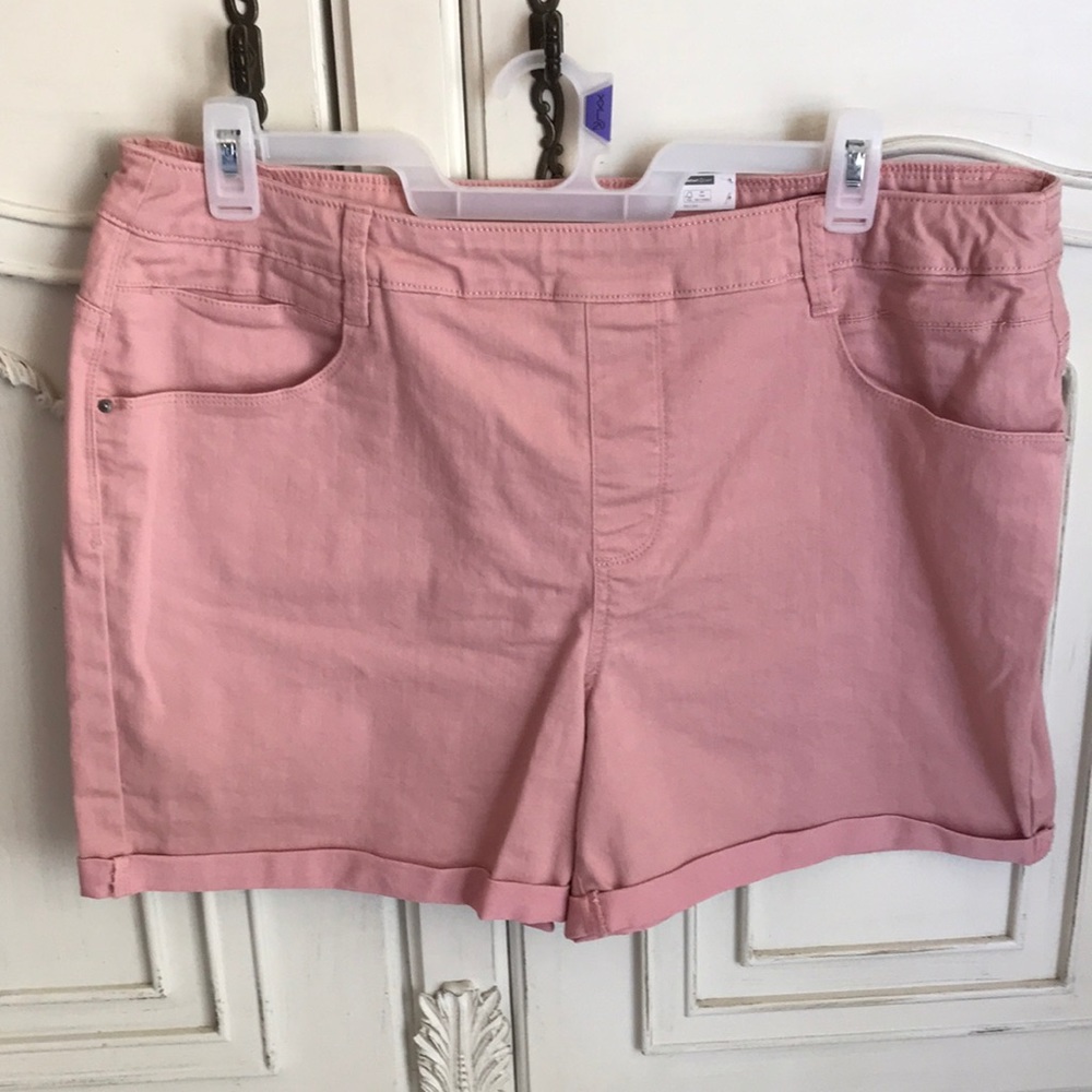 Adorable pink relaxed fit stretch denim shorts XXL 2X 20
